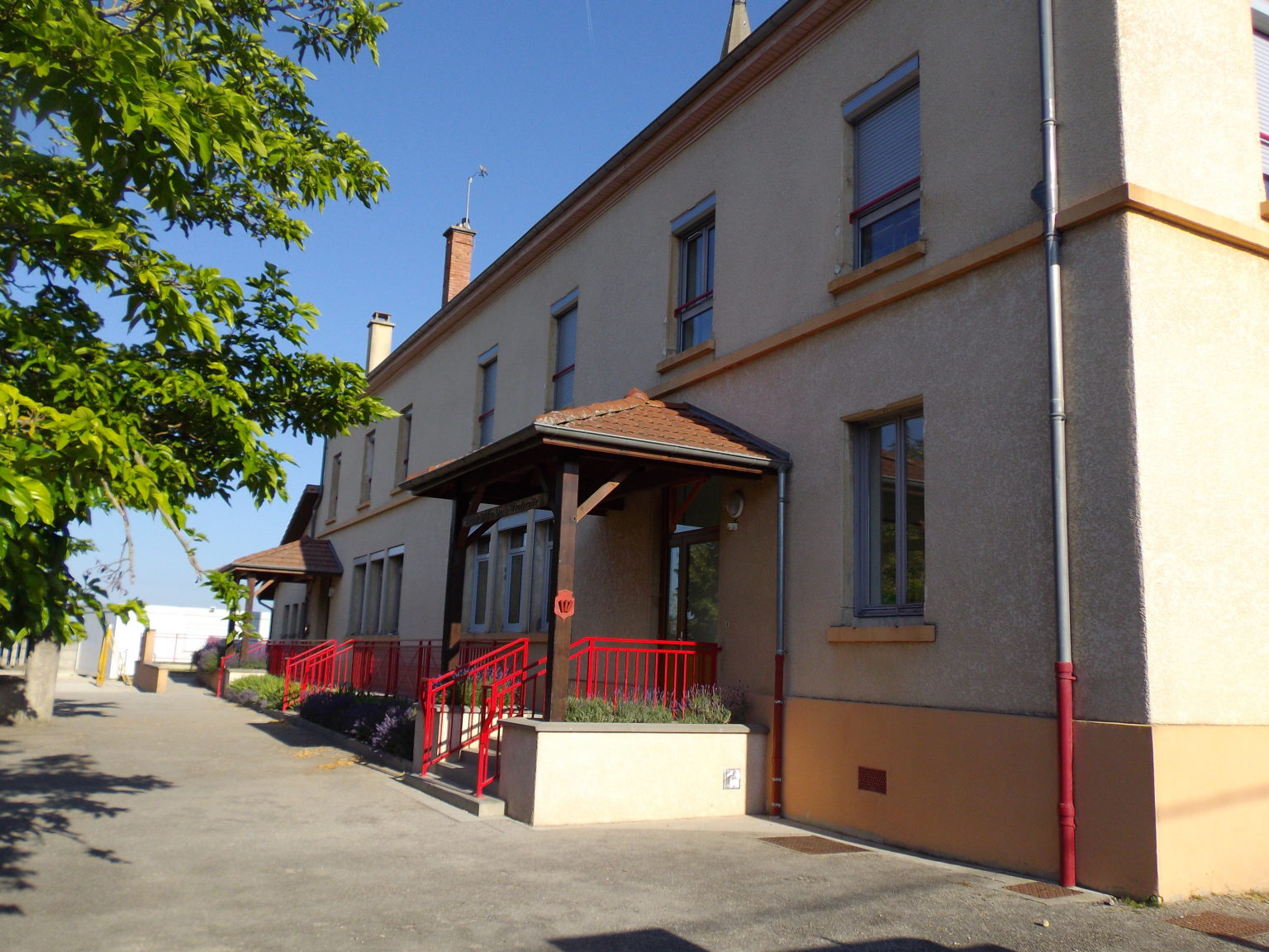 Equipements de la commune Mairie de SainteAnnesurGervonde